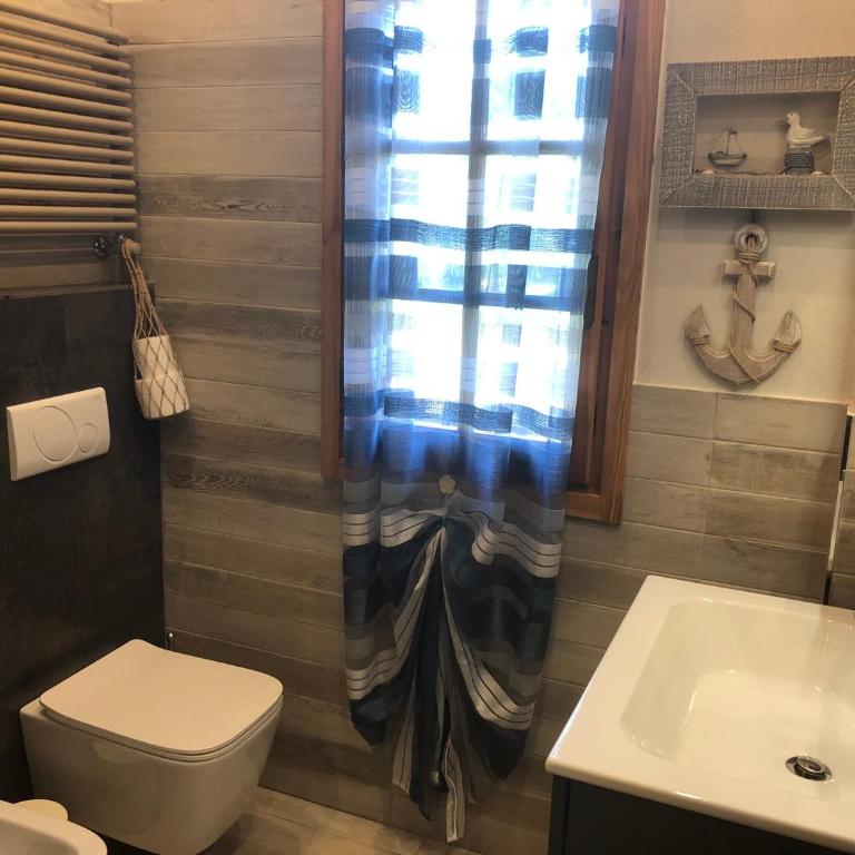 Jenny's Country Dreamhouse - Deluxe Double Room with Shower - 12