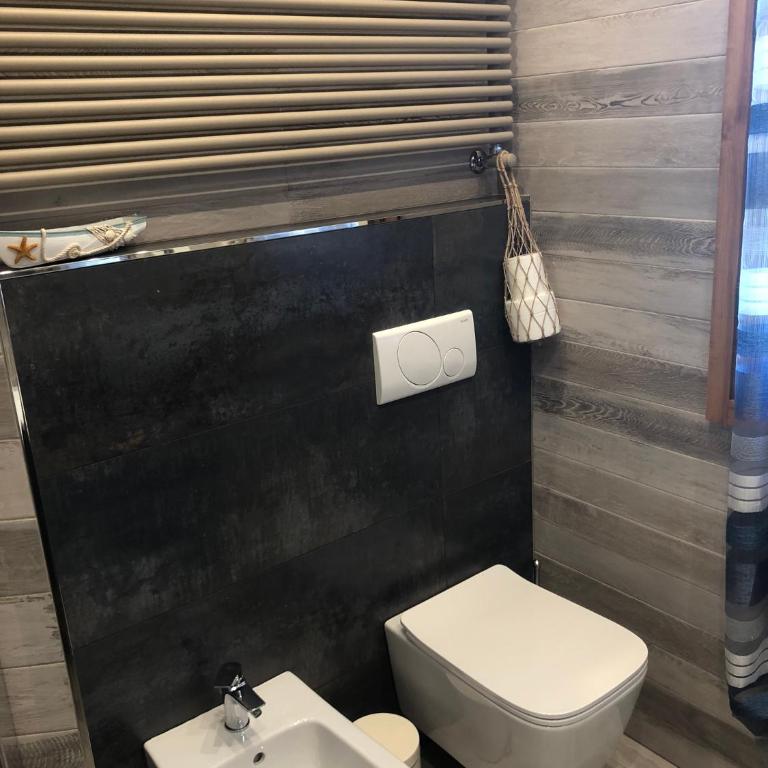 Jenny's Country Dreamhouse - Deluxe Double Room with Shower - 13