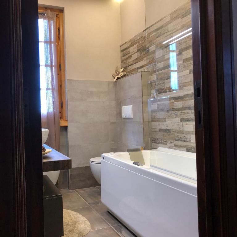 Jenny's Country Dreamhouse - Deluxe Double Room with Bath - 16