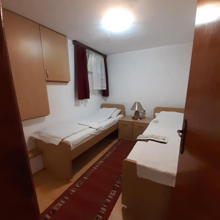 Apartmani Perovic - Two-Bedroom Apartment - 17