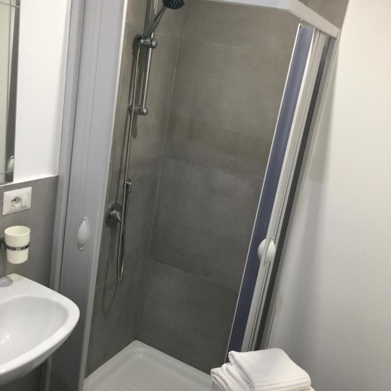 FREE FLAT - One-Bedroom Apartment - 15
