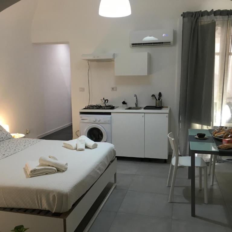 FREE FLAT - One-Bedroom Apartment - 12