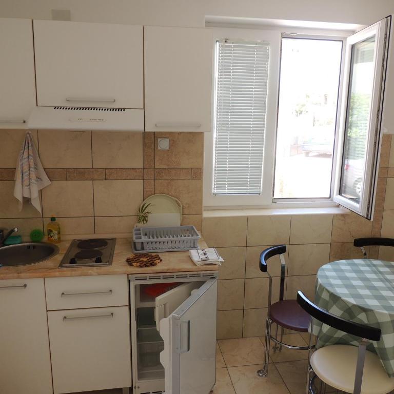 Apartment Šušanj - One-Bedroom Apartment - 13