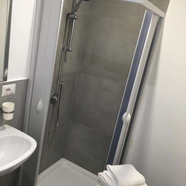 FREE FLAT - One-Bedroom Apartment - 8
