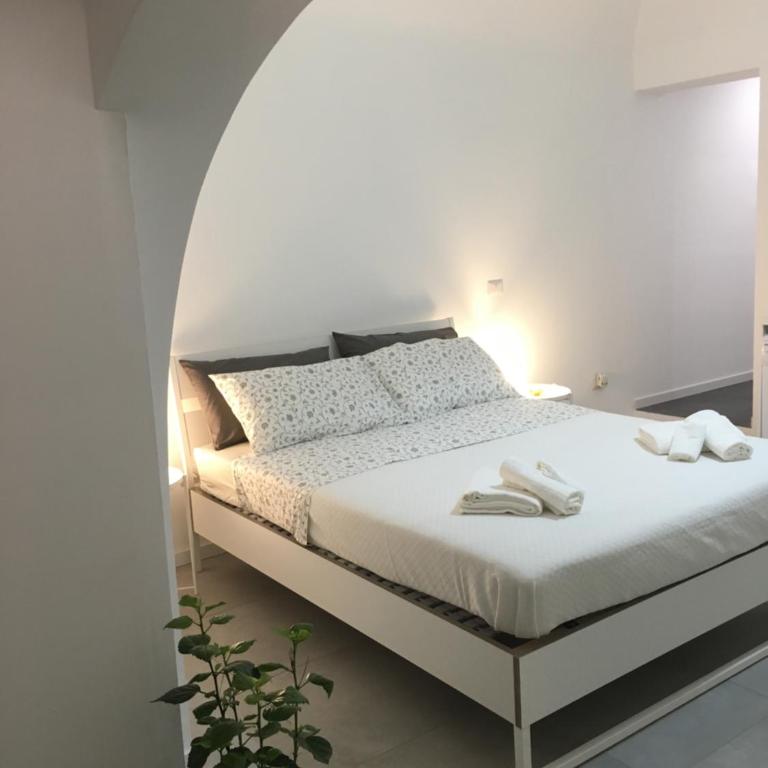 FREE FLAT - One-Bedroom Apartment - 2