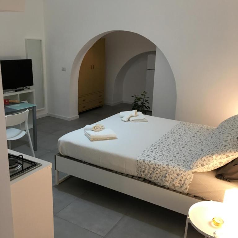 FREE FLAT - One-Bedroom Apartment - 6