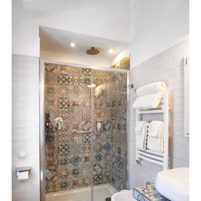 Casello68 - Camera Matrimoniale con Bagno Privato - 8