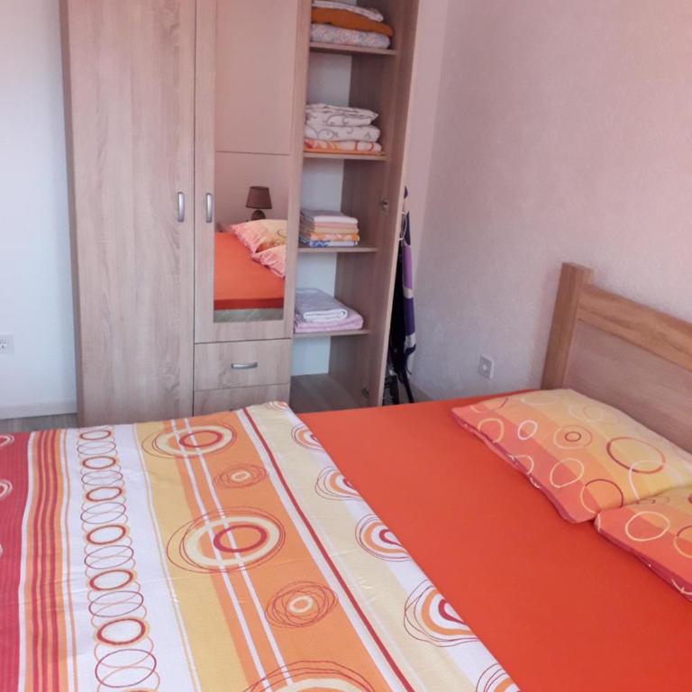 Stan Vukovic - One-Bedroom Apartment - 2
