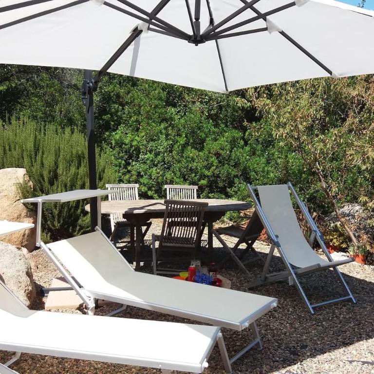 Villetta in zona panoramica, immersa nel verde della macchia mediterranea - Two-Bedroom Apartment - 10