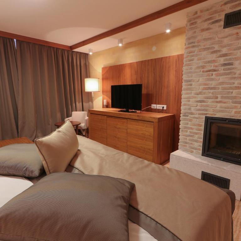 Vučko Private Apartment with balcony - Apartment with Mountain View - 27