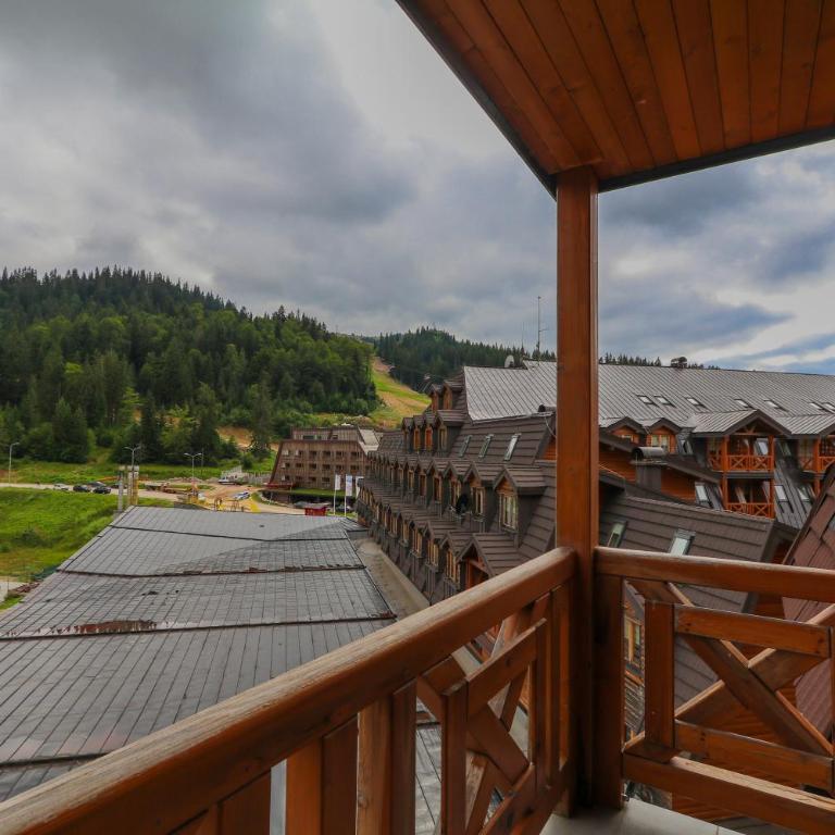 Vučko Private Apartment with balcony - Apartment with Mountain View - 14