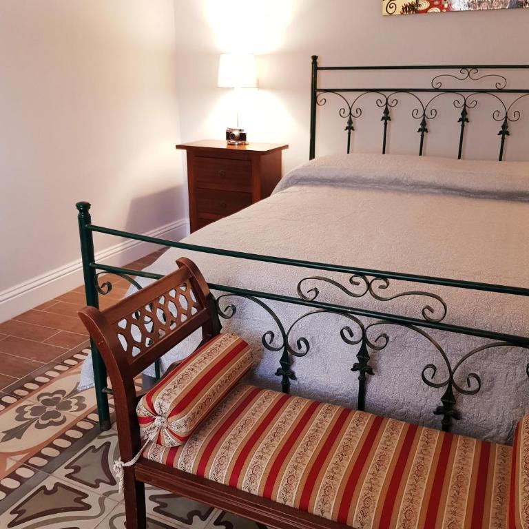 Belle Époque - Two-Bedroom Apartment with Garden View - 14