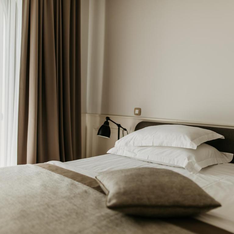 Hotel Majestic - Dvokrevetna Soba s Bračnim Krevetom/2 Zasebna Kreveta i Pogledom na Grad - 3