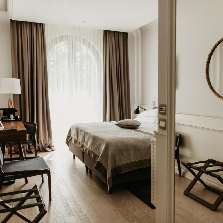 Hotel Majestic - Dvokrevetna Soba s Bračnim Krevetom/2 Zasebna Kreveta i Pogledom na Grad - 4