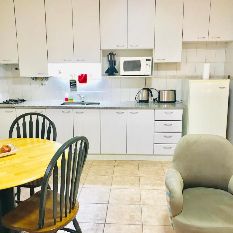 Regency Bombal Apartments - Habitación con cama grande - 7