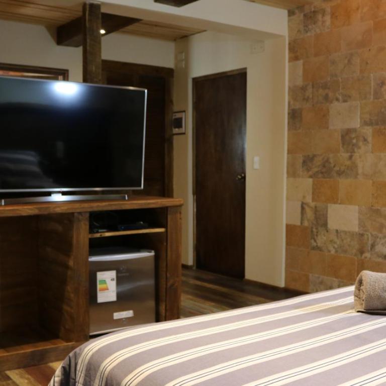 La Petite France - Habitación con cama extragrande y bañera de hidromasaje - 2