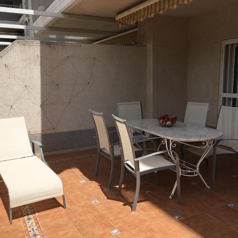 Fantastico bajo con Jardin en Playa de Canet - Apartamento de 3 dormitorios - 2