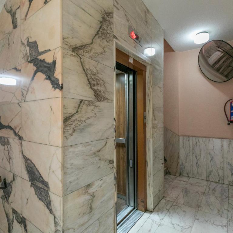 Heros by Forever Rentals - Two-Bedroom Apartment - 13