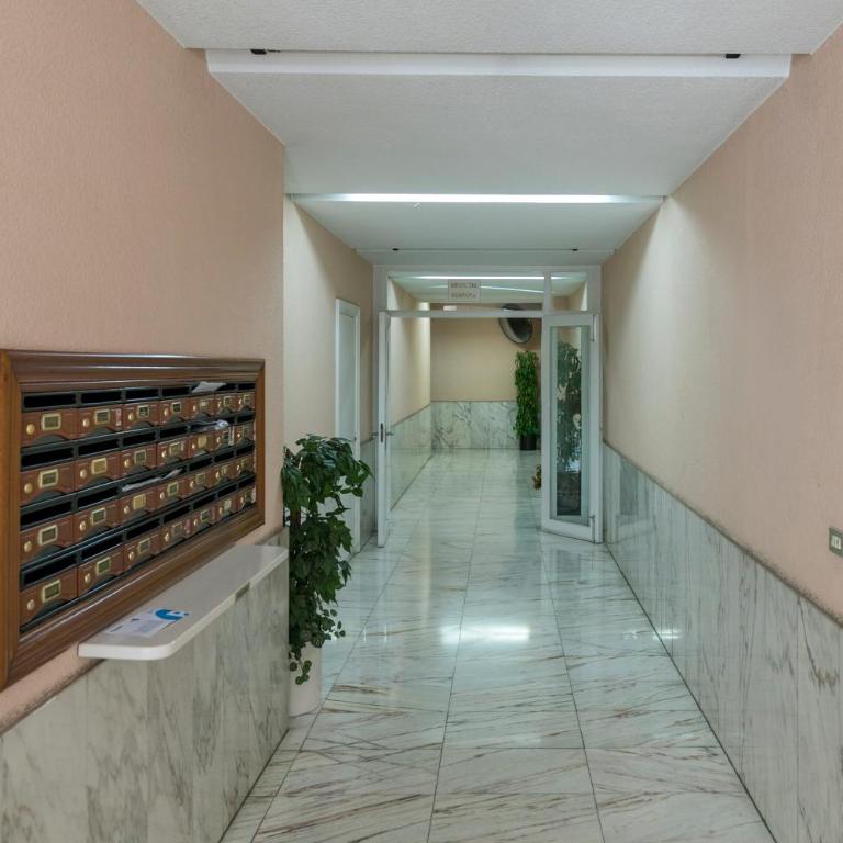 Heros by Forever Rentals - Two-Bedroom Apartment - 12