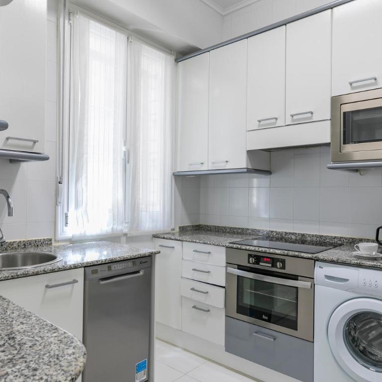 Heros by Forever Rentals - Two-Bedroom Apartment - 6