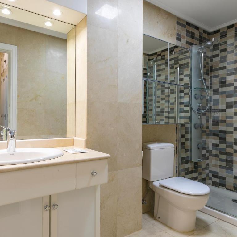 Heros by Forever Rentals - Two-Bedroom Apartment - 4
