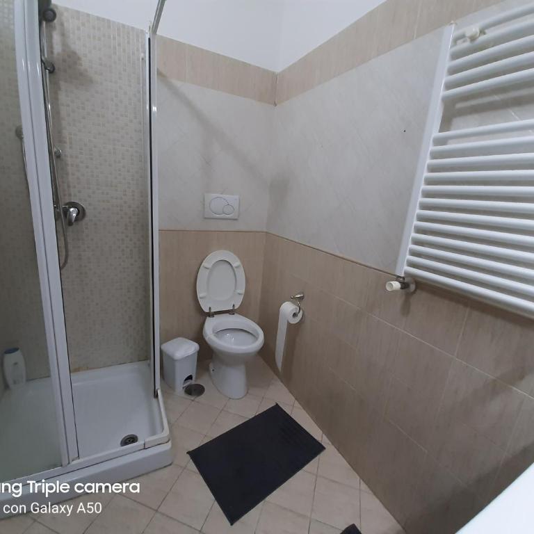 Hillary E Vale Room - Camera King con Balcone - 10