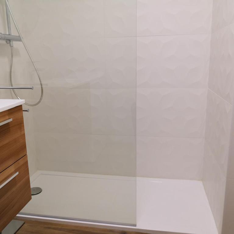 Studio moderne,parking,piscine,tennis,terrasse. - Apartamento de 1 dormitorio - 10