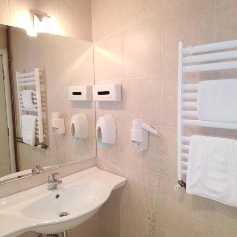 Hotel Marica - Trokrevetna Soba - 1