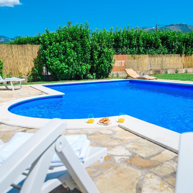 Villa Mirna - Two-Bedroom House - 43