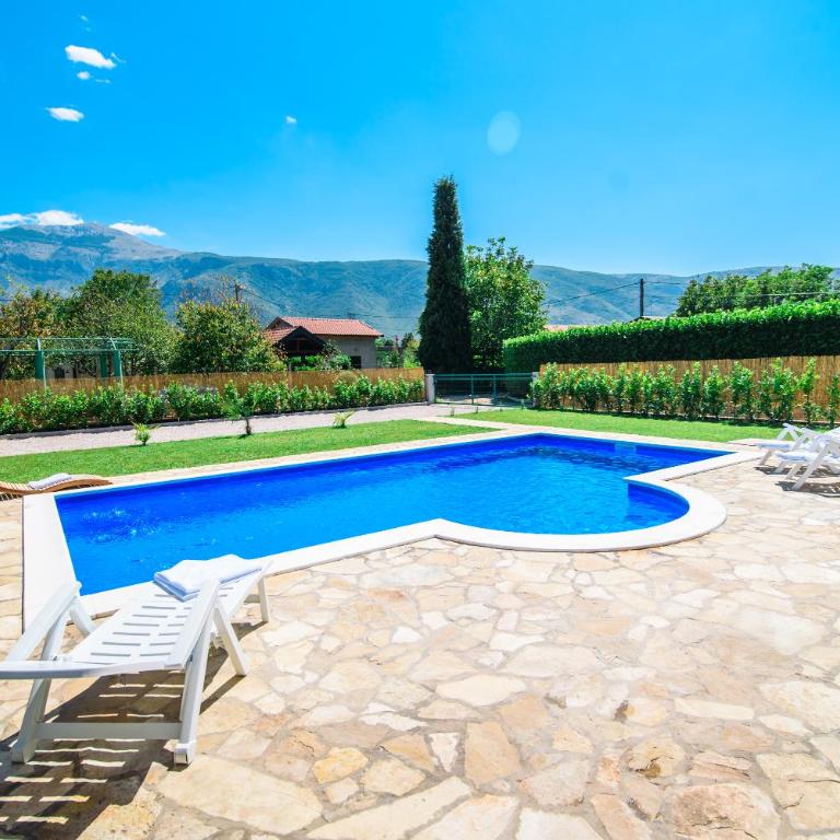 Villa Mirna - Two-Bedroom House - 40