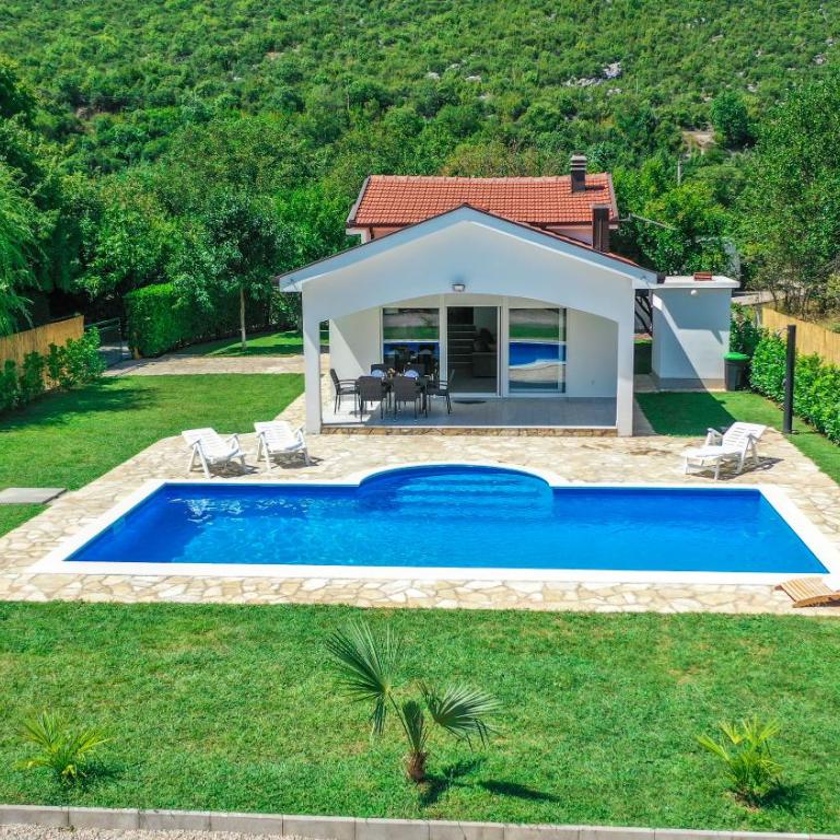 Villa Mirna - Two-Bedroom House - 66