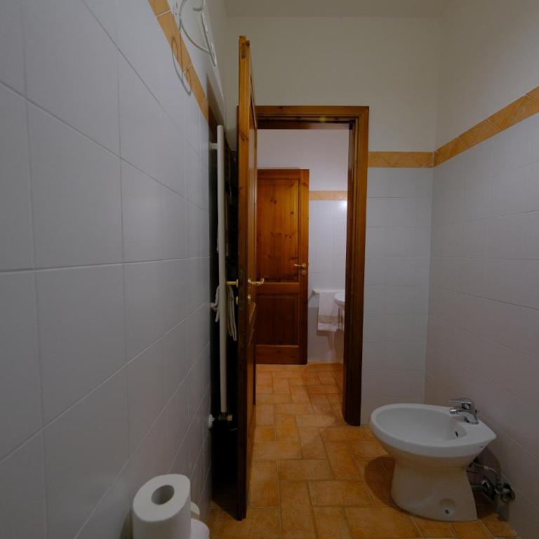Agriturismo Montegonfoli - Two-Bedroom Apartment with Patio - 13