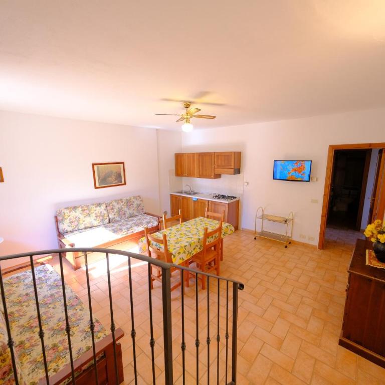 Agriturismo Montegonfoli - Two-Bedroom Apartment with Patio - 9