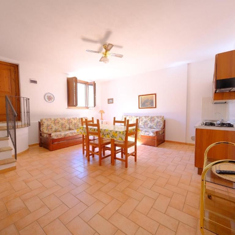 Agriturismo Montegonfoli - Two-Bedroom Apartment with Patio - 11