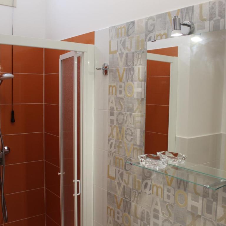 La Casa dei Limoni - Camera Matrimoniale/Doppia con Letti Singoli con Bagno Privato - 6