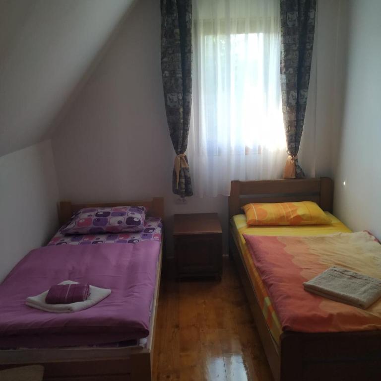 House in forest - Three-Bedroom House - 56