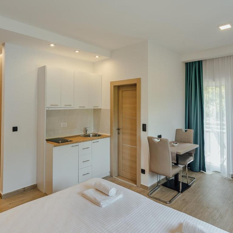 Apartmani Beko - Studio with Terrace - 2