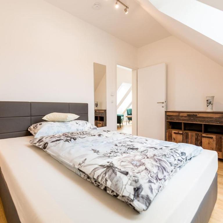 Große Dachgeschosswohnung im Herzen von Graz - Apartment - auf 2 Etagen - 16