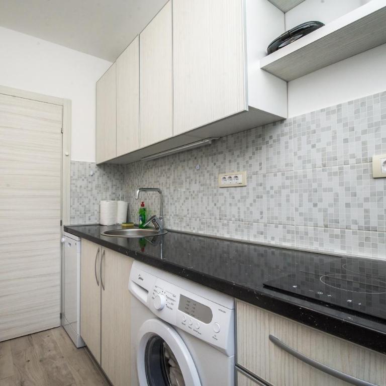 Apartment Vrutak - Three-Bedroom Apartment - 10