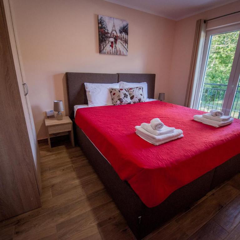 Apartment Vrutak - Three-Bedroom Apartment - 2