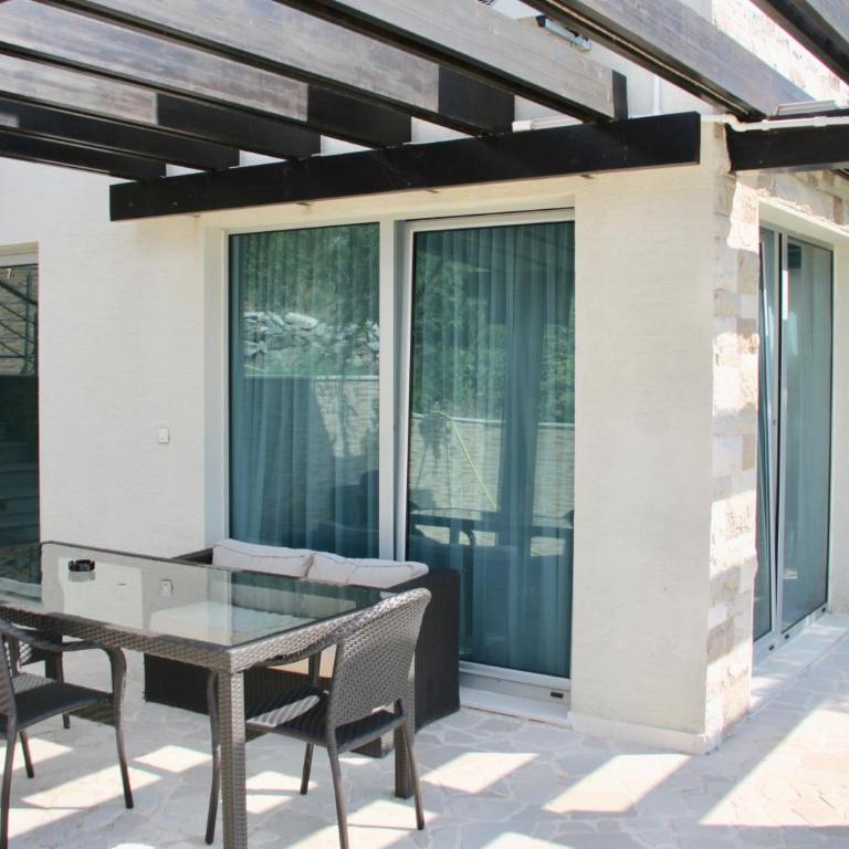 Villa Eagle Eye Montenegro - Quadruple Room with Sea View - 2