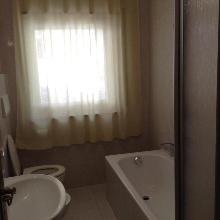 Verda Val - Camera Matrimoniale con Bagno in Comune - Dependance - 7
