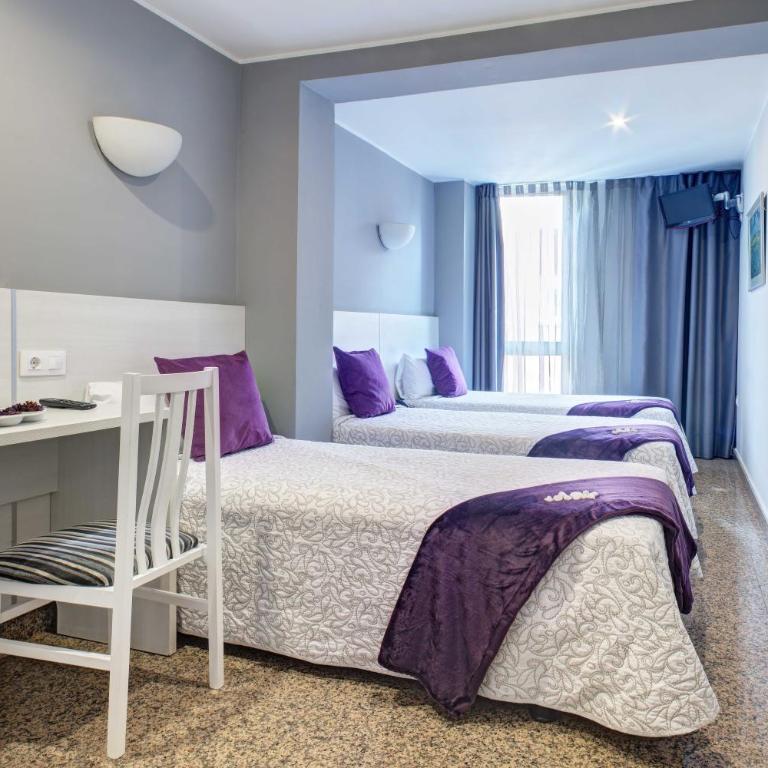 Hotel Nuevo Triunfo - Triple Room - 1
