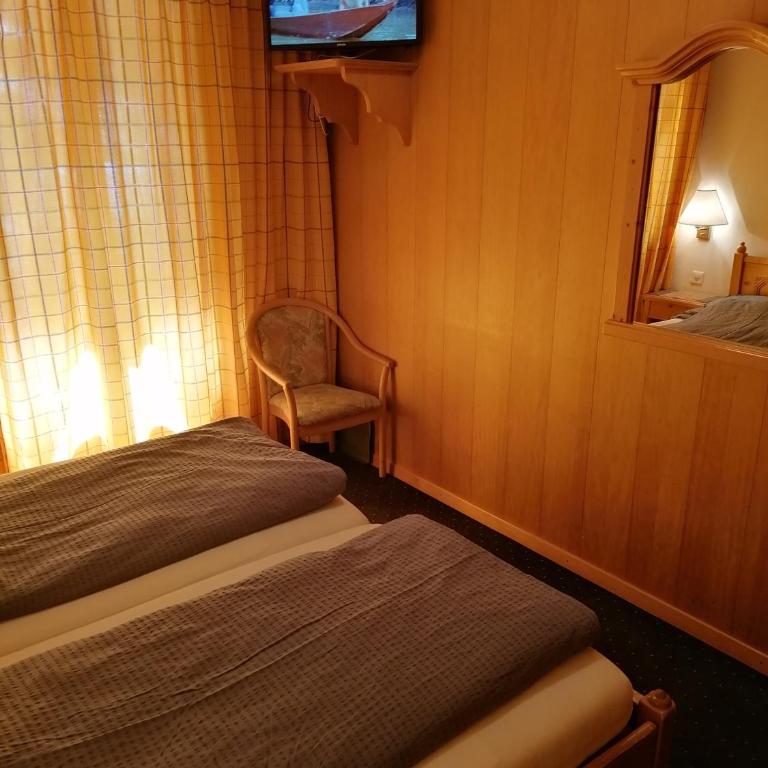 Petit Helvetia Budget Hotel - Budget Doppelzimmer - 3