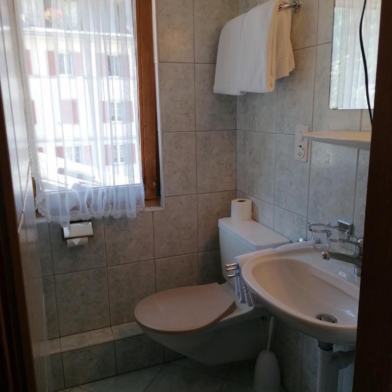 Petit Helvetia Budget Hotel - Standard Doppelzimmer - 7