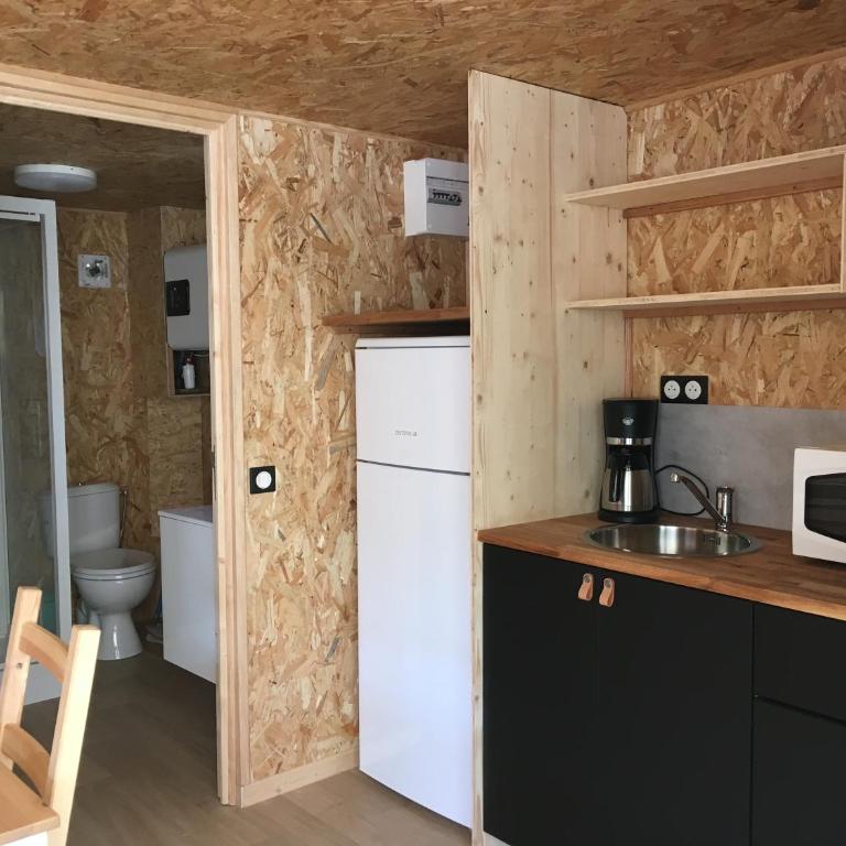 Camping le Petit Liou Sites & Paysages - Bungalow with Patio - 3