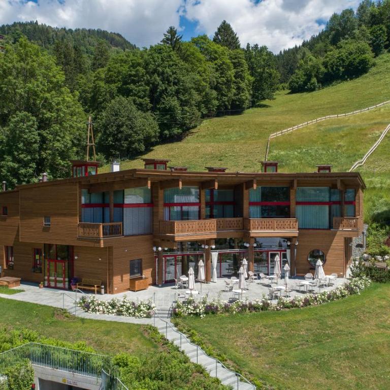 Der Erlhof Restaurant & Landhotel - Deluxe Doppelzimmer - Erlhof Panorama - 2