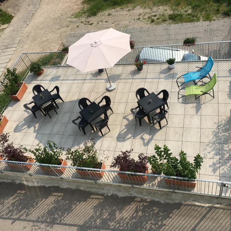 THE SUNFLOWER APARTMENT - Apartment with Balcony - 16