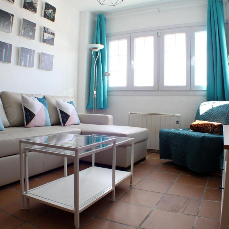 Apartamentos Arttyfal con parking y WiFi by SURYNIEVE - Apartamento de 1 dormitorio con aparcamiento - 2