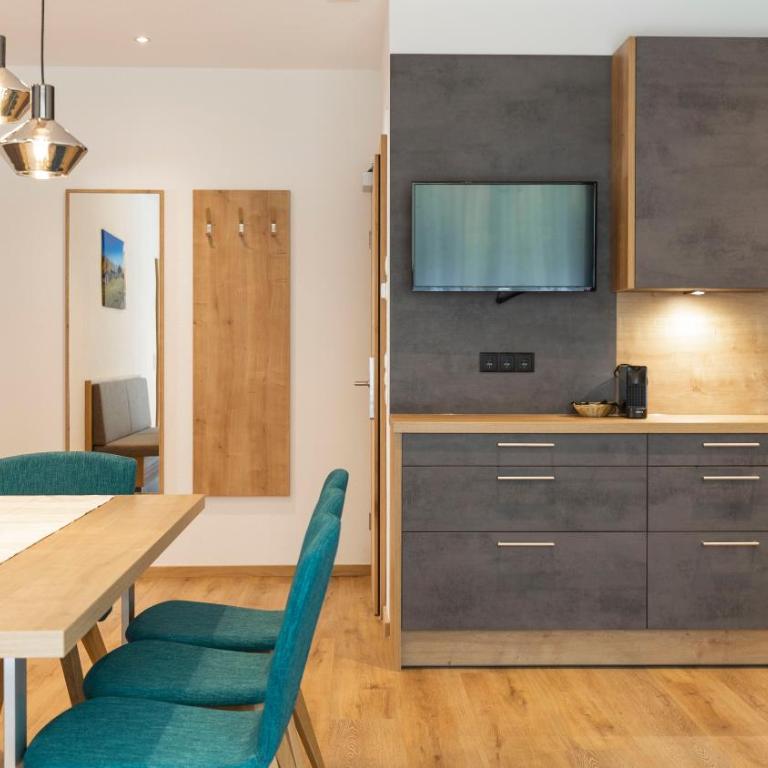 Lerch Suites - Deluxe Apartment mit Balkon - 14